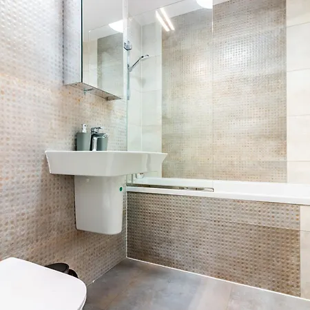 Cozystudio Cloud9 Promenada Subway *