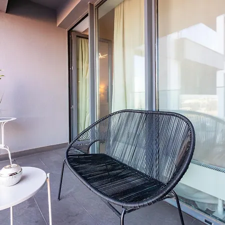 Cozystudio Cloud9 Promenada Subway Апартаменти