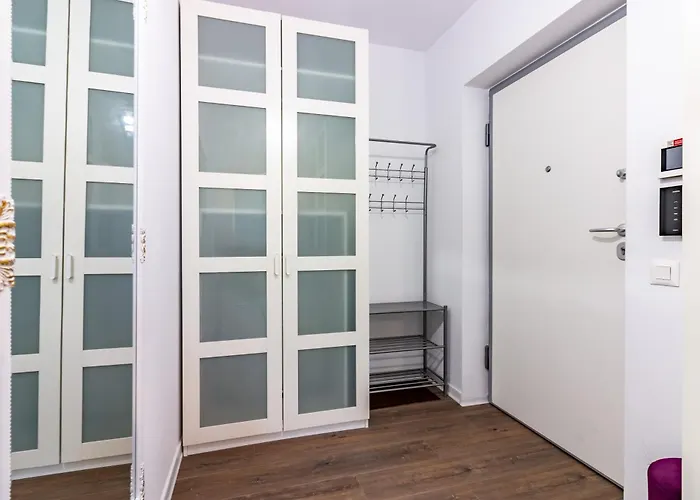 Cozystudio Cloud9 Promenada Subway *